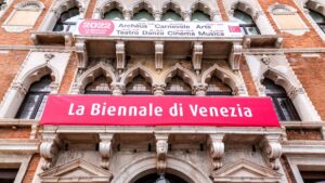 Insegna Biennale Venezia
