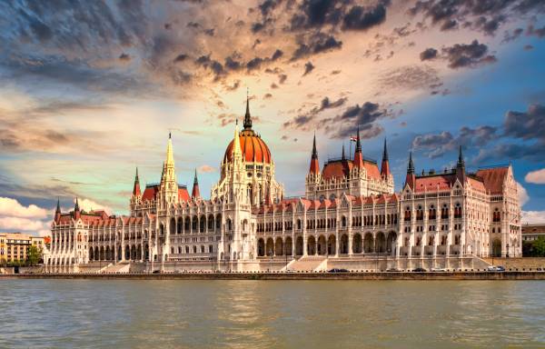budapest 1 1 Città europee economiche: parlamento di Budaperst