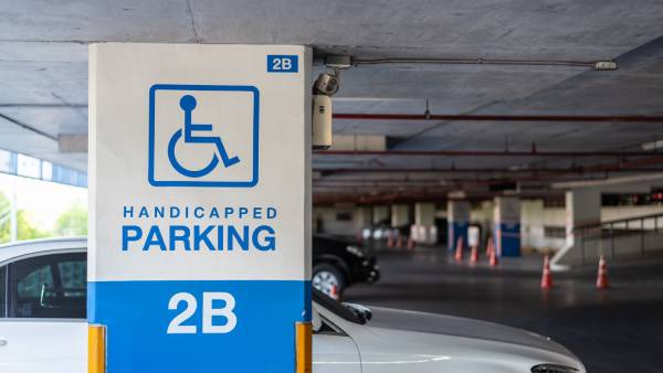 parcheggi per disabili 2 Parcheggi per disabili in struttura