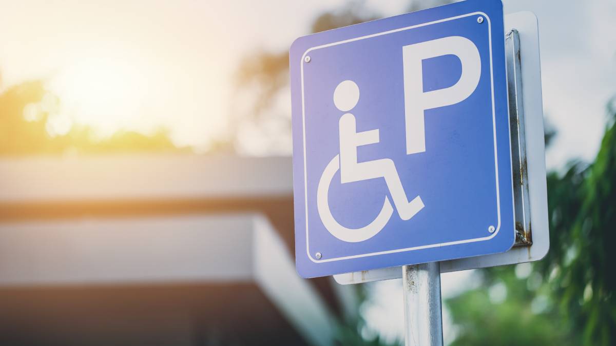 Cartello parcheggio per disabili