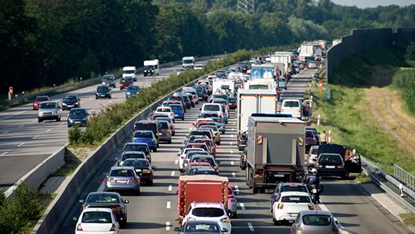 Rimborso pedaggio autostrada: colonna di traffico