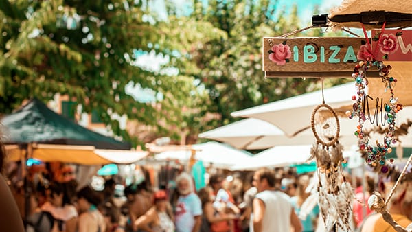 Viaggi per single con festa a Ibiza