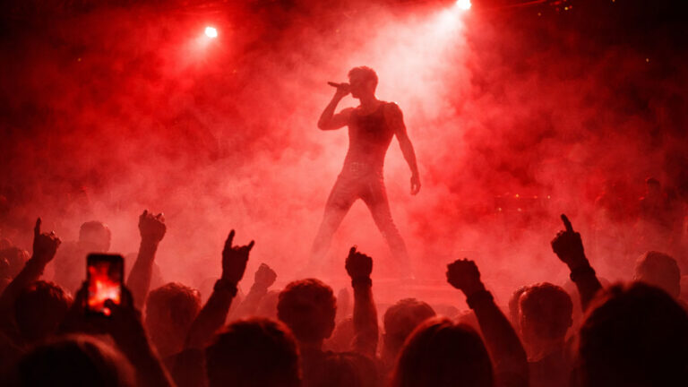Achille Lauro sul palco Mandela Forum