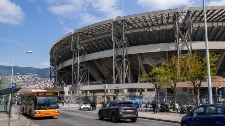 Come arrivare allo stadio maradona in autobus auto