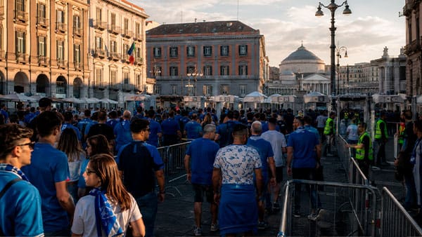 Parcheggi Festa Centenario Napoli: folla