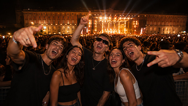 Pubblico al concerto di Gemitaiz
