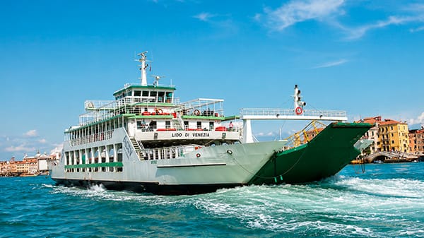 Come arrivare al Lido di Venezia in vaporetto