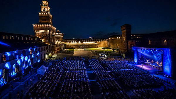 Castello Sforzesco di notte