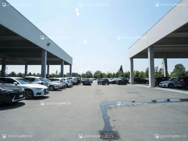 Parcheggi coperti all'aperto Bravo Parking - Bologna Aeroporto
