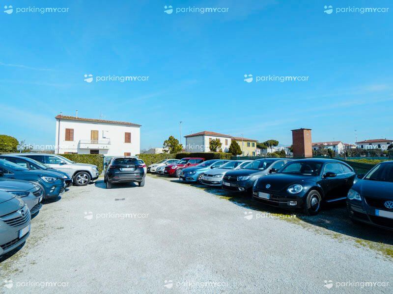 auto parcheggiate Pisa Park - Aeroporto Pisa