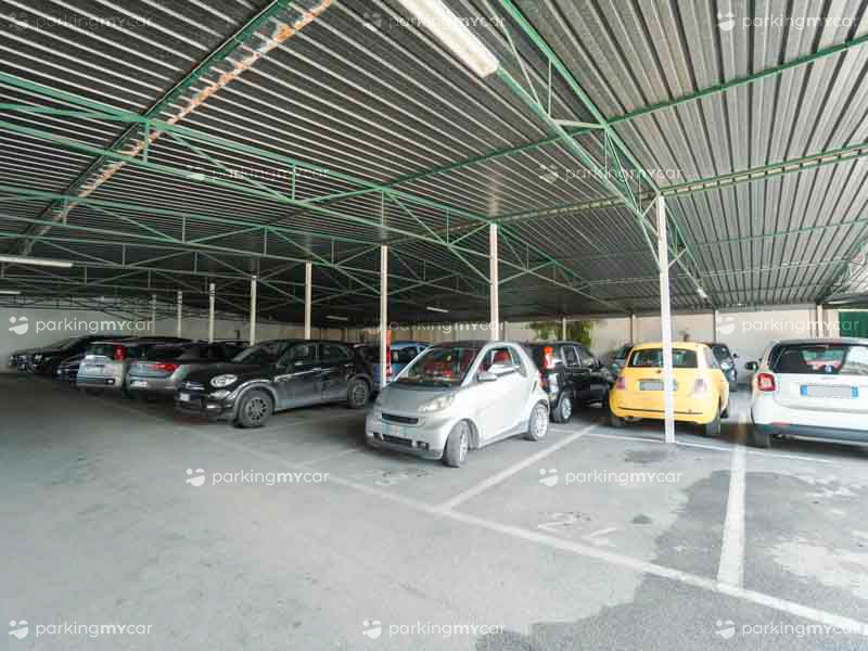 Parcheggi coperti sotto tettoia Economy Parking - Porto Napoli