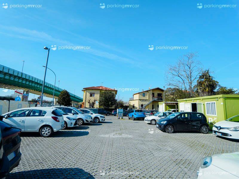 posti auto all'aperto Ipark - Aeroporto Pisa