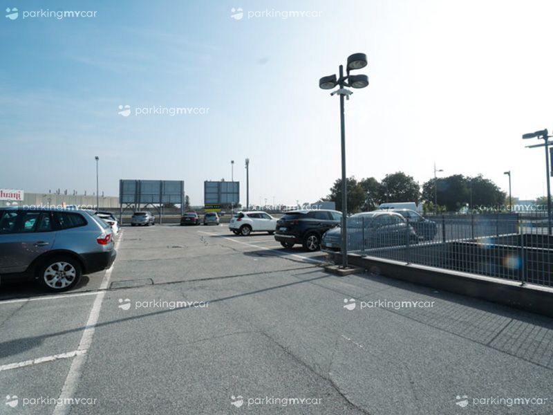 Posti auto scoperti Sky Parking - Aeroporto Verona