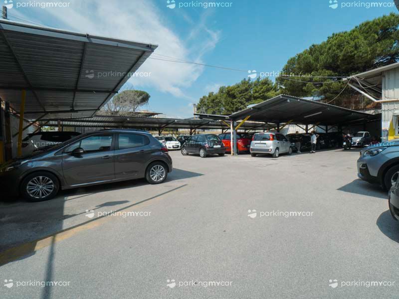 Posti auto sotto tettoia Garage Cristian - Aeroporto Napoli Capodichino