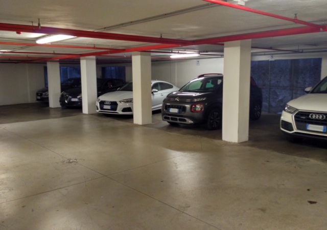 Parcheggi al coperto Autosilo 4 Novembre - Milano stazione centrale | ParkingMyCar