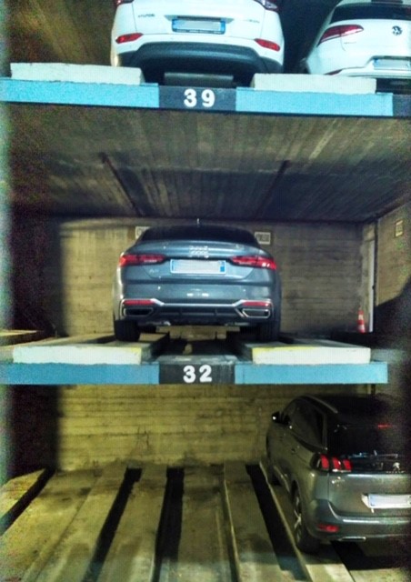 Posti auto al coperto Autosilo 4 Novembre - Milano stazione centrale | ParkingMyCar