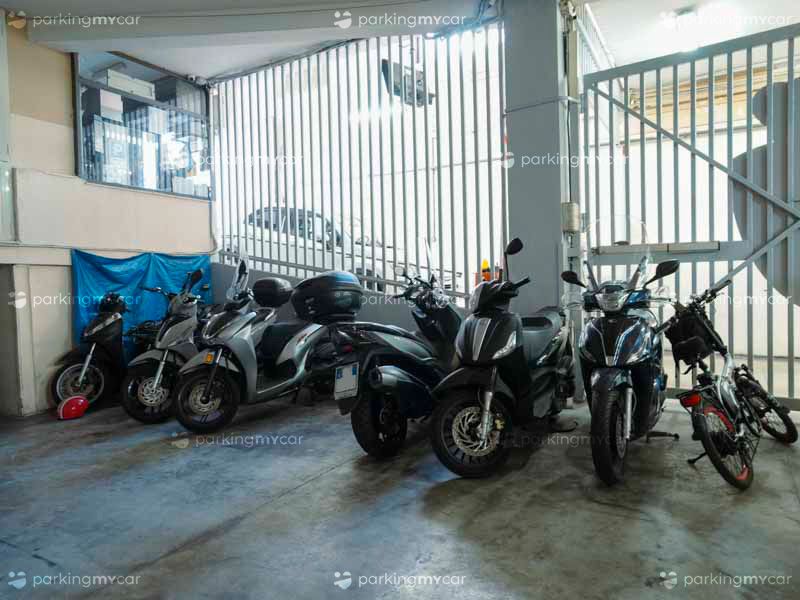 Posti riserveti per moto e scooter Garage Metro 82 - Aeroporto Napoli