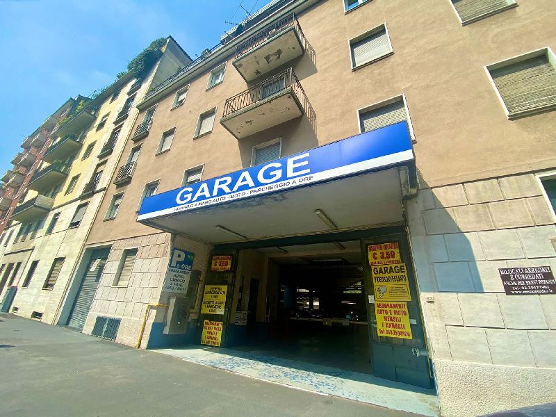 Ingresso Parking Pagano National - Milano centro città