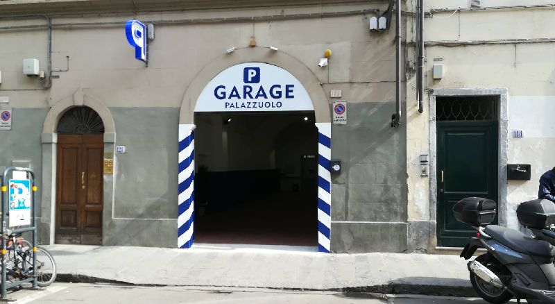 Ingresso Garage Medici - Firenze centro città