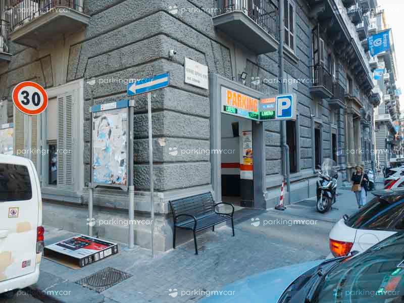 Ingresso Parking del Golfo - Napoli centro città