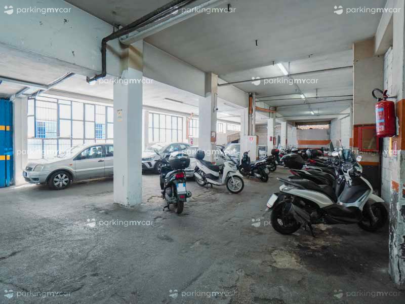 Posti riservati moto e scooter Scarpato Parking - Napoli stazione centrale