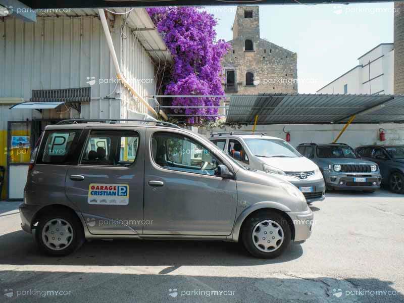 Navetta gratuita Posti auto sotto tettoia Garage Cristian - Napoli stazione centrale