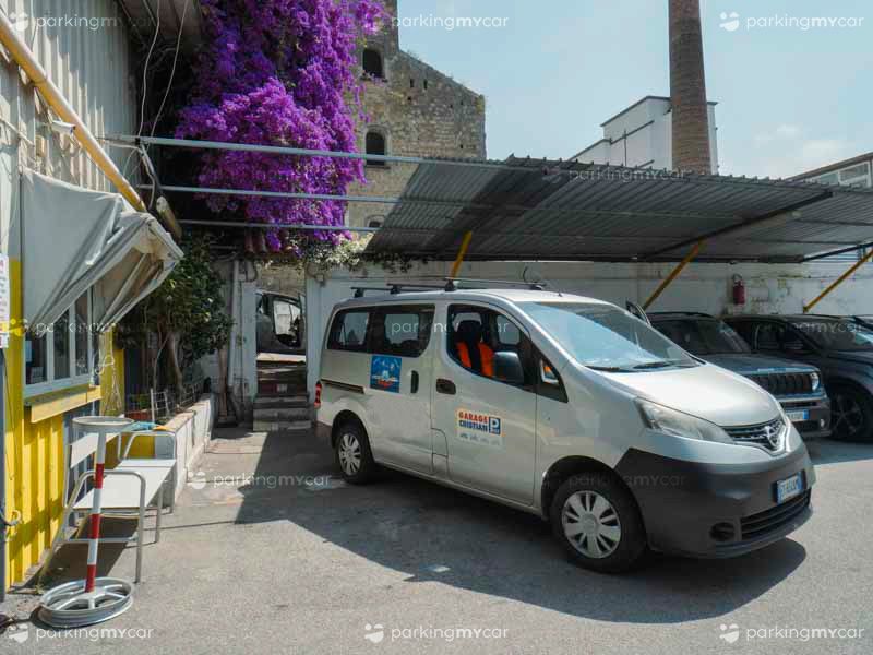 Navetta gratuita Posti auto sotto tettoia Garage Cristian - Napoli stazione centrale
