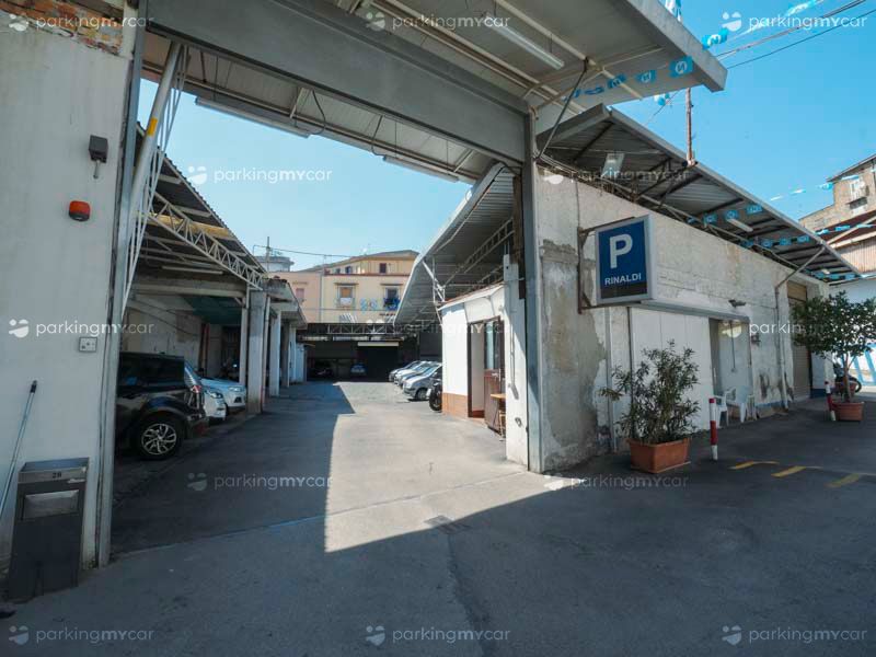 Ingresso Garage Rinaldi - Napoli centro città