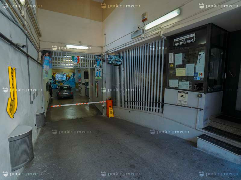 Sbarra uscita Garage Metro 82 - Napoli centro città