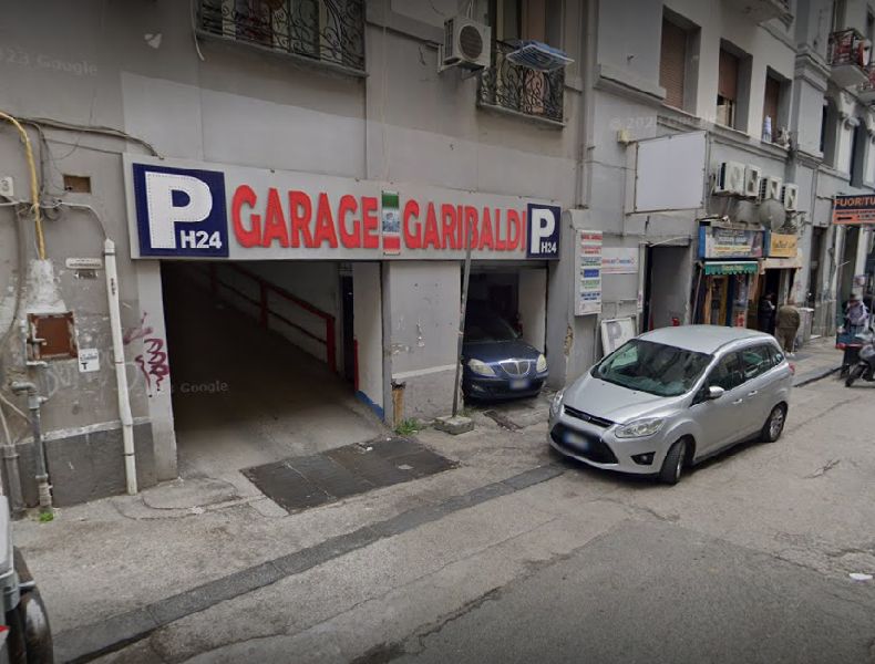 Ingresso Garage Garibaldi - Napoli stazione centrale