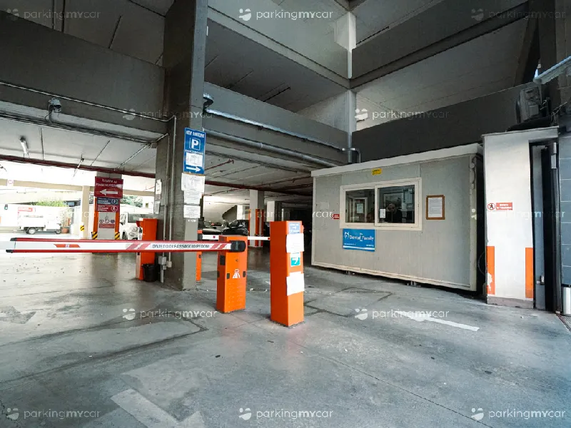 Ingresso New Parking - Bari stazione centrale