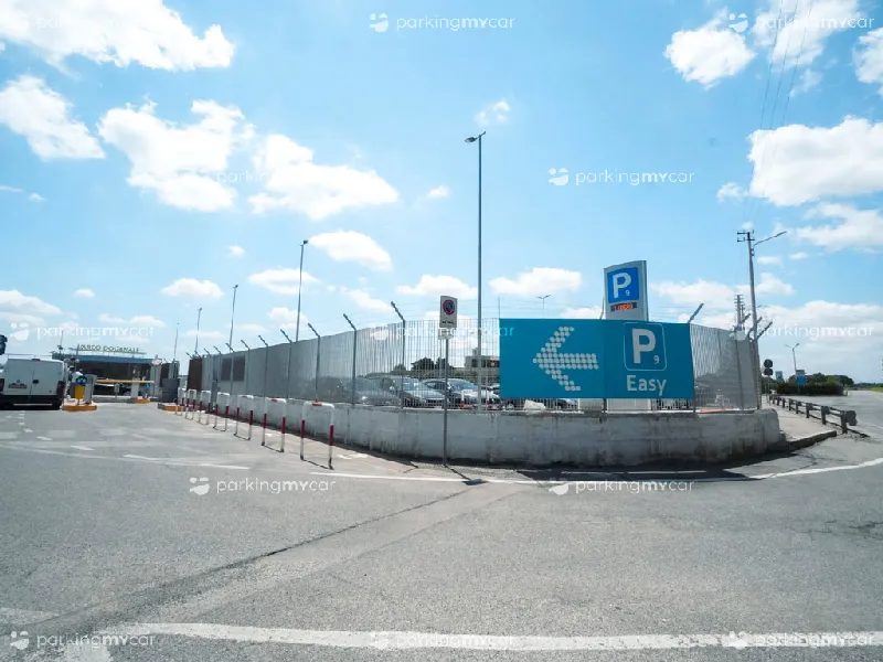 Vista dalla strada  SABA P9 - Aeroporto Brindisi