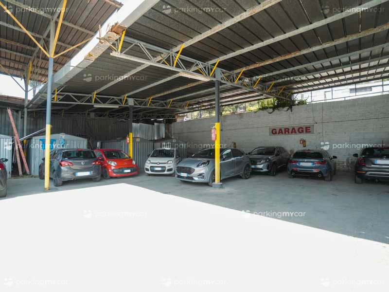 Posti auto sotto tettoia Garage Cristian - Porto Mergellina