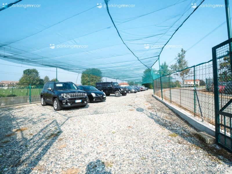 Posti auto scoperti La Manovella Parking - Aeroporto Torino
