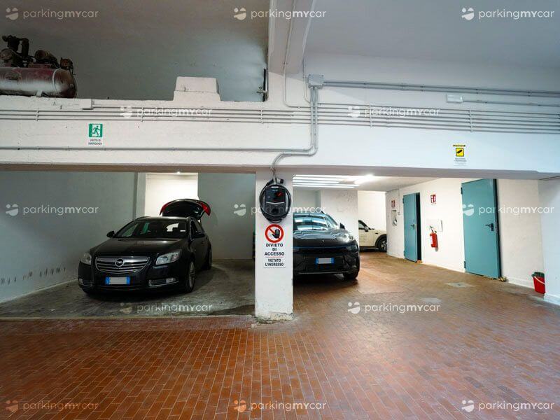 Posti auto scoperti Parcheggio D'Azeglio - Firenze centro città