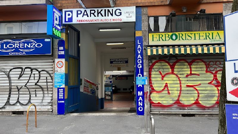 Ingresso Garage Leone - Milano centro città