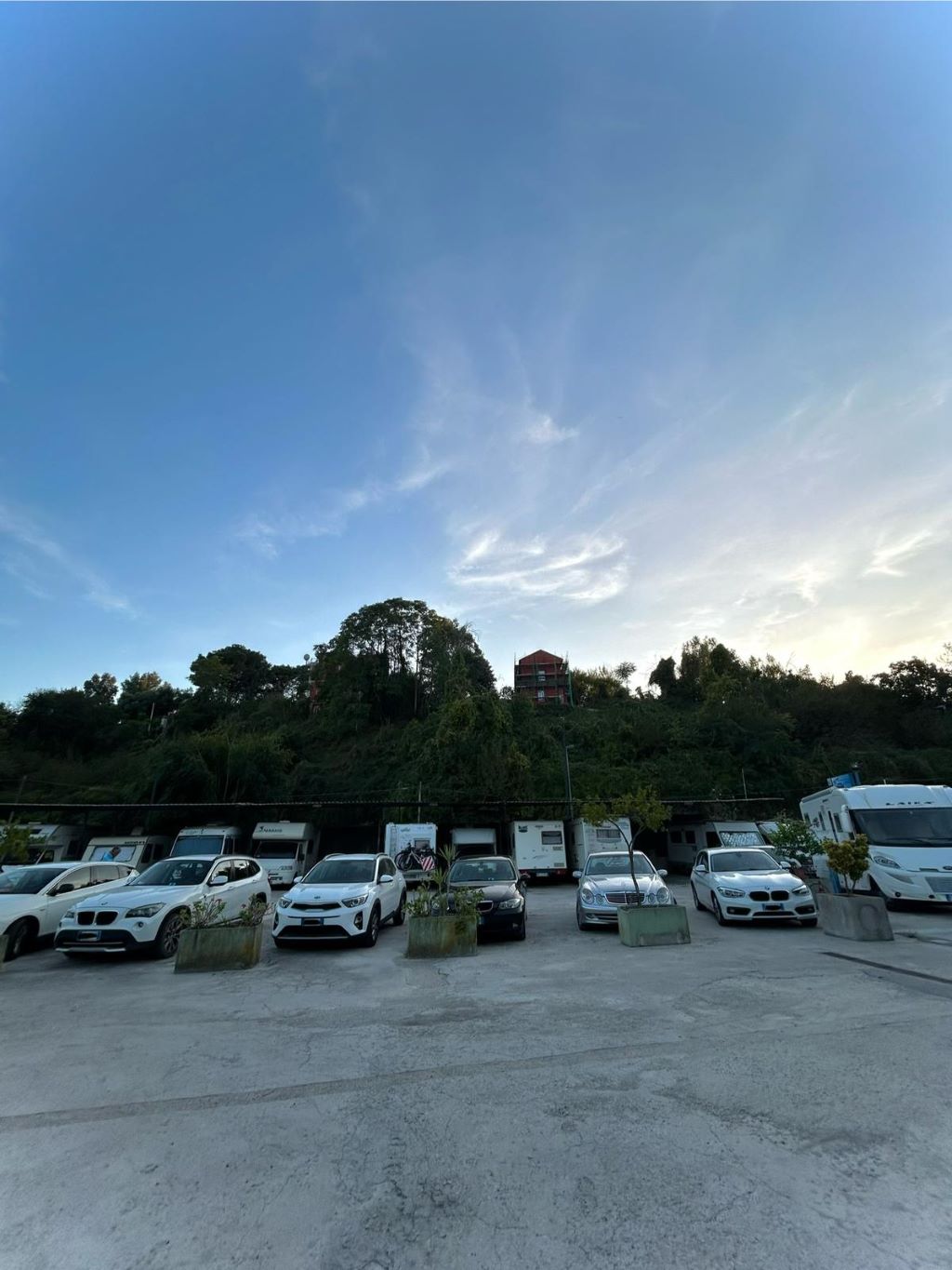Posti auto scoperti Il Raduno Parking Aereo - Aeroporto Napoli