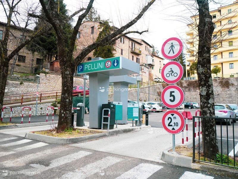 Ingresso parcheggio SABA Pellini - Perugia centro città