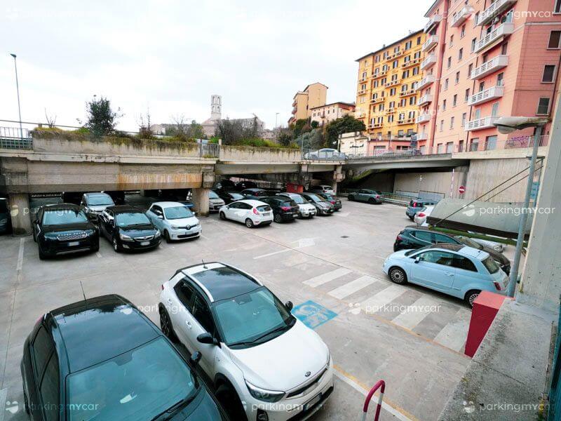 Vista dall'alto posti auto scoperti SABA Ripa di Meana - Perugia centro città
