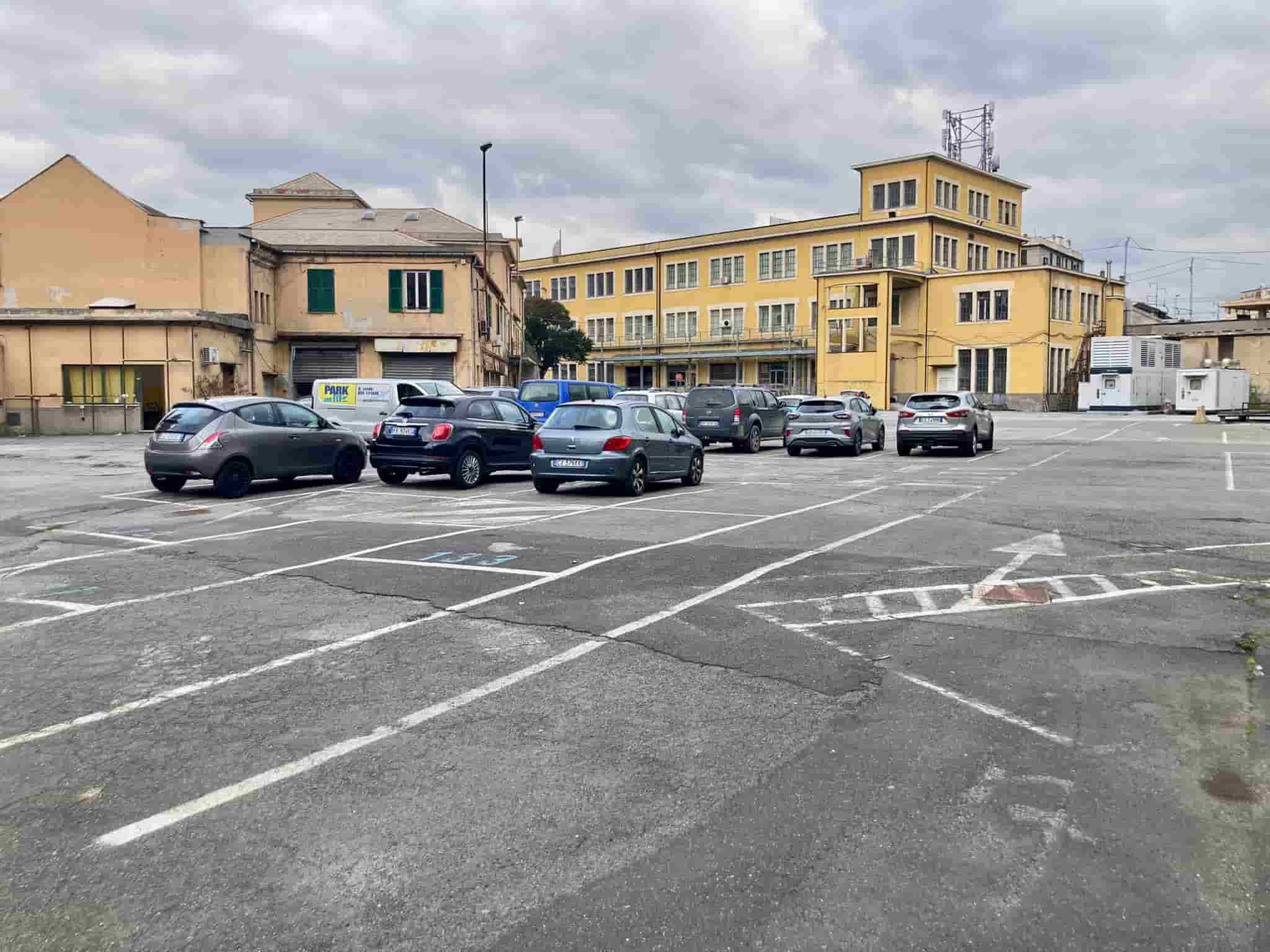 Parcheggi auto all'aperto ngMyCar Aeroporto Genova