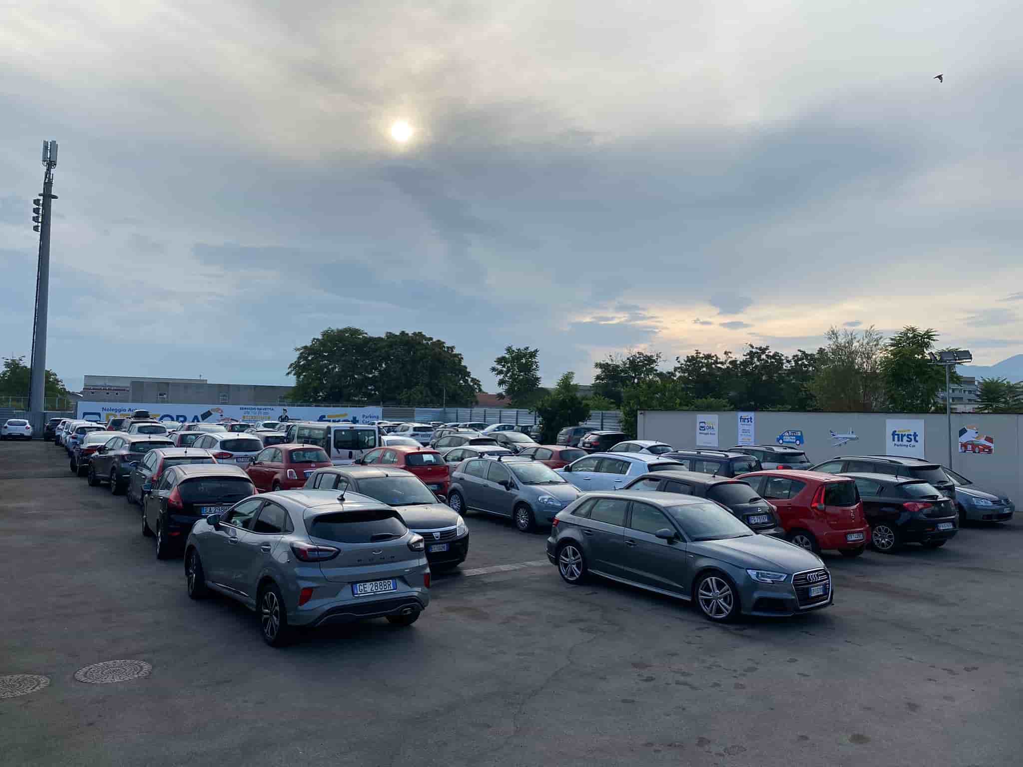 Parcheggi scoperti First Parking - Aeroporto Napoli Capodichino