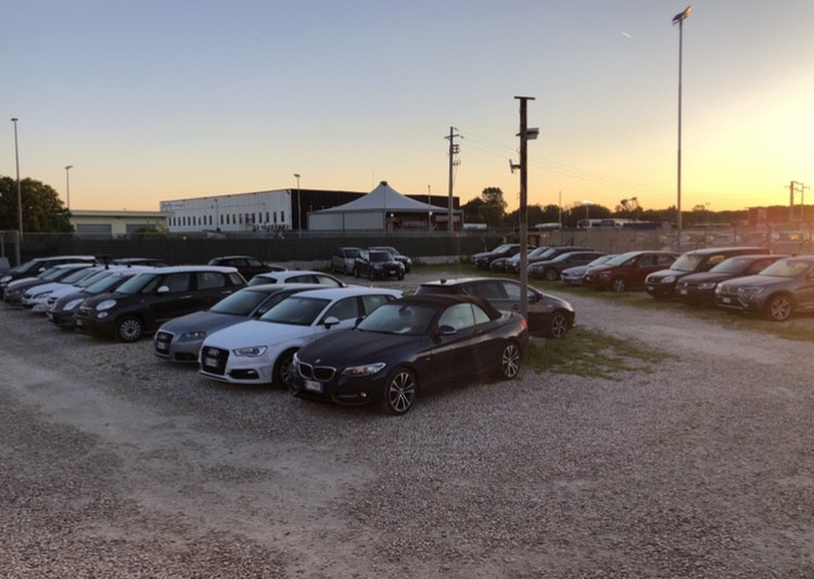 Posti auto scoperti Prestige Parking - Aeroporto Fiumicino | ParkingMyCar