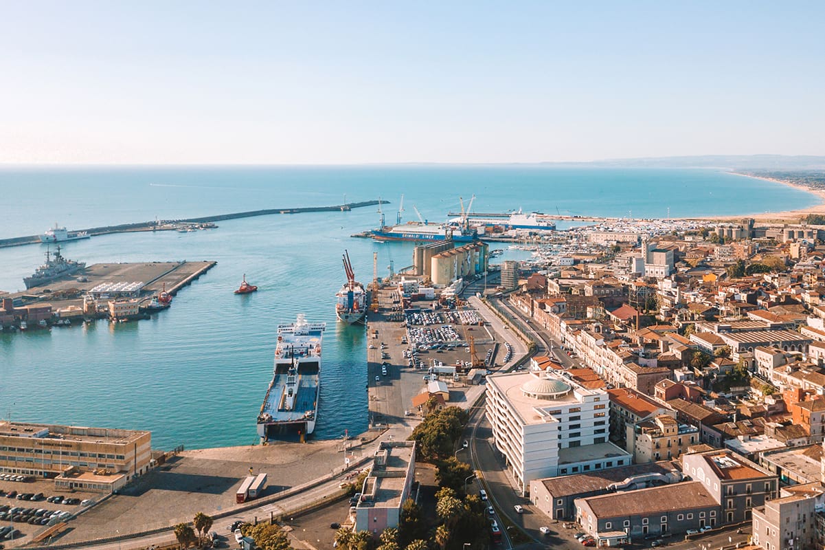 Vista del Porto di Catania