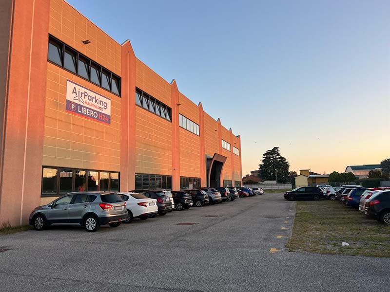 AirParking - Aeroporto Malpensa Esterna AirParking - Aeroporto Malpensa