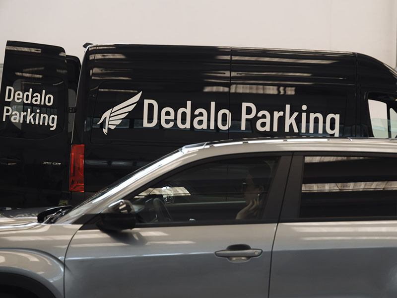 Dedalo Parking - Aeroporto Malpensa Mezzi in parcheggio - Dedalo Parking