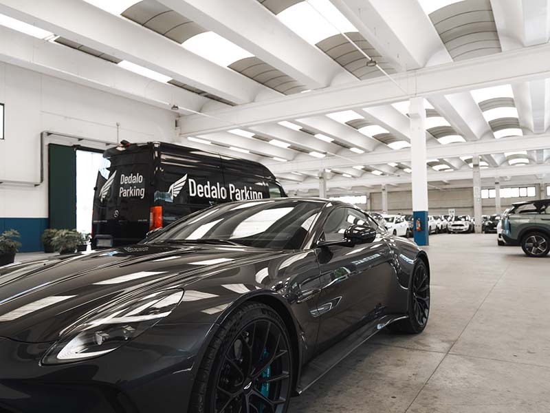 Dedalo Parking - Aeroporto Malpensa Veicolo di lusso presso Dedalo Parking