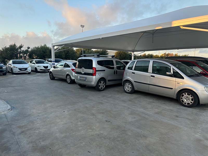 Parking Brindisi - Aeroporto Brindisi Posti auto sotto tettoia Parking Brindisi - Aeroporto Brindisi