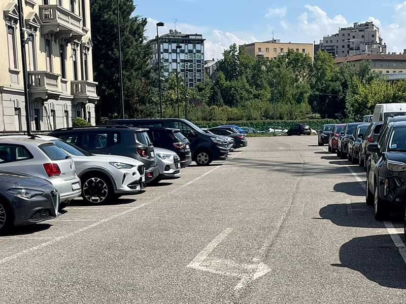 Parking Sempione - Milano centro città Posti auto scoperti Parking Sempione - Milano centro città