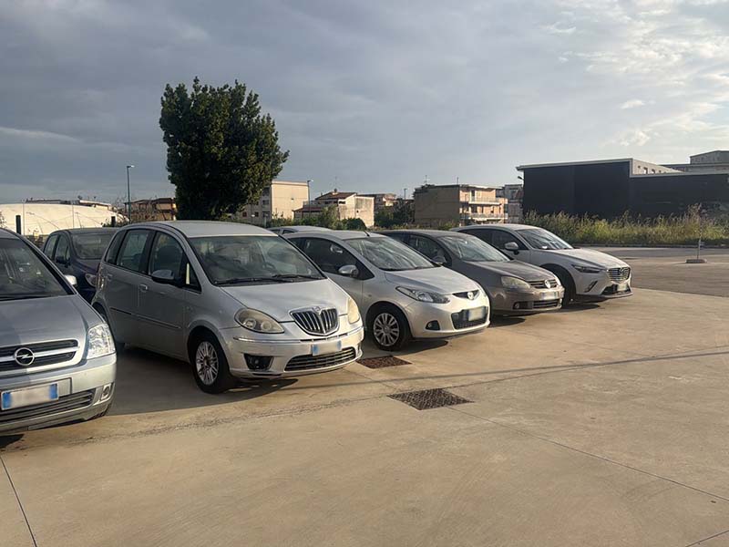 Di Falco Park - Aeroporto Napoli Vetture parcheggiate Di Falco Park - Aeroporto Napoli
