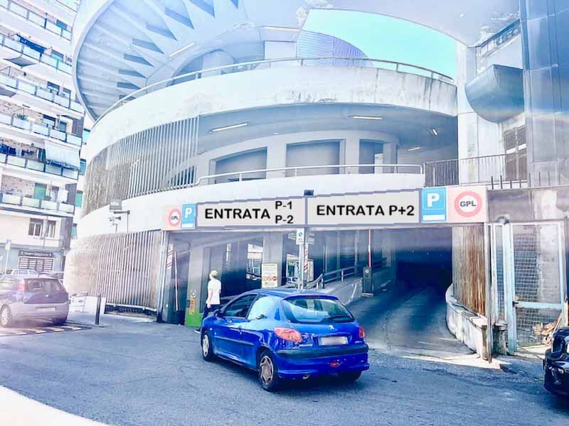 Multipiano Arenaccia - Stazione Centrale Napoli Ingresso Multipiano Arenaccia - Stazione Centrale Napoli